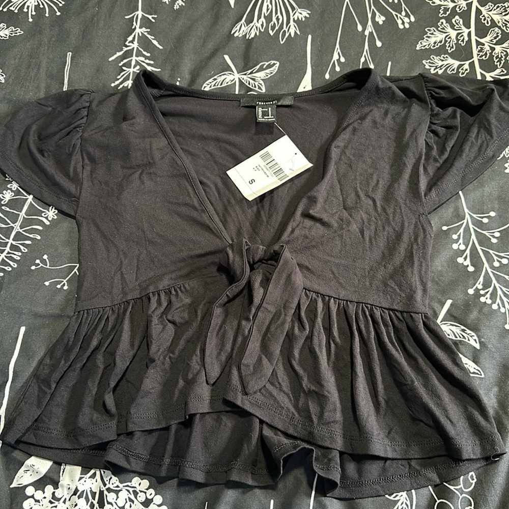 Forever 21 Cropped blouse